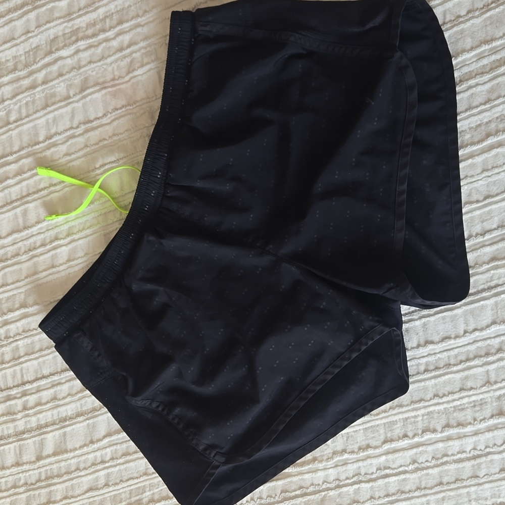 Old Navy Active Black Running Shorts S Dolphin Hem 2.5”